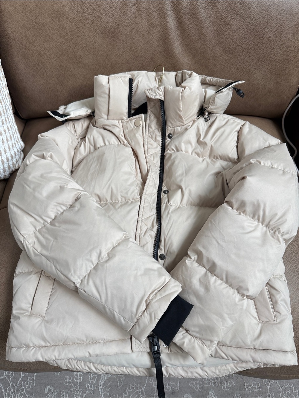 Quince Responsible Down Puffer Jacket - oat milk
